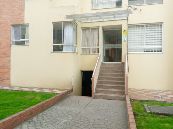 ARRIENDO APARTAMENTO EN TECHO - Imagen 3
